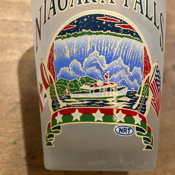 Collectible Niagara Falls boat Ontario Canada / USA Shot Glass - Picture 2 of 6